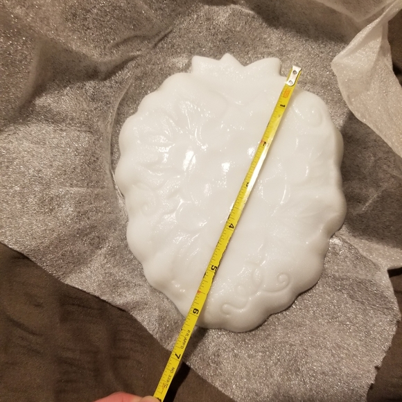 Vintage Milkglass grapes - Picture 6 of 13